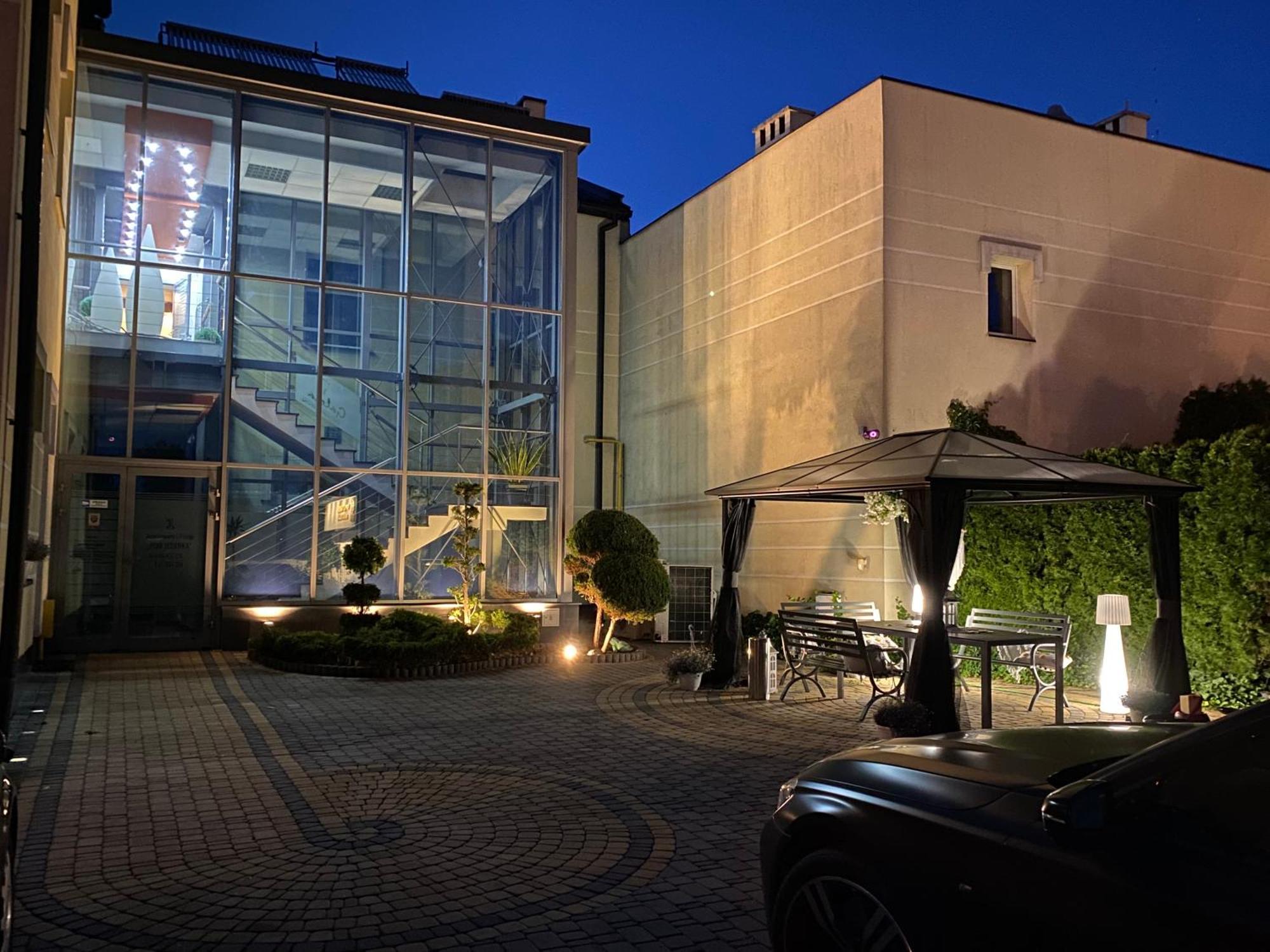 Apartamenty I Pokoje „Pod Jedynka” Konstantynów Łódzki Dış mekan fotoğraf